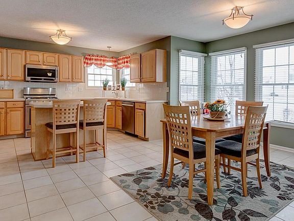 3rd image of 6456 Commons Park Ct