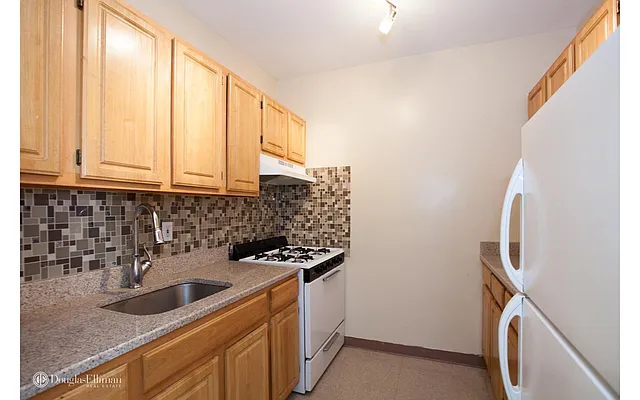 Rented by Douglas Elliman | media 15