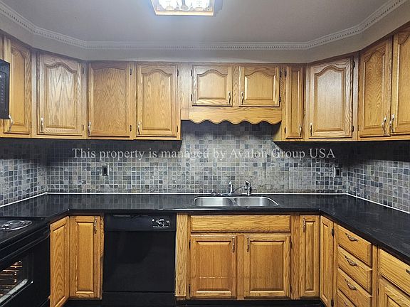 5th image of 2052 Lake Weir Ave