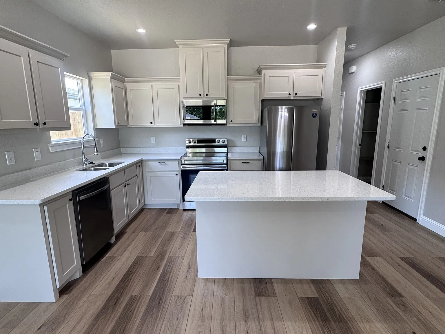3209 Bourland Street - 1 — Photo 3