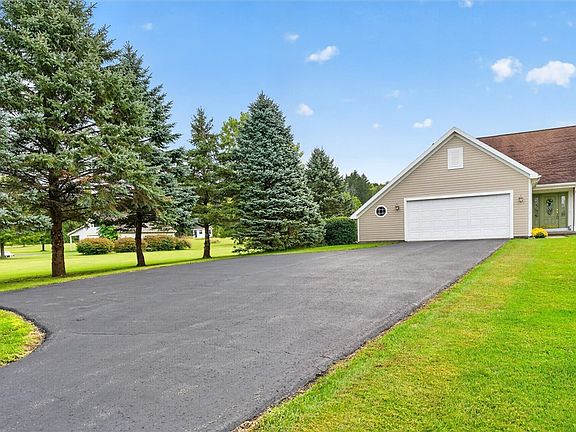 4th image of 4394 Witherden Rd