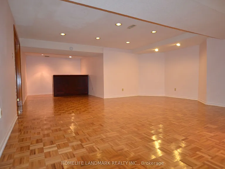 129 Lyndhurst Dr — Photo 20