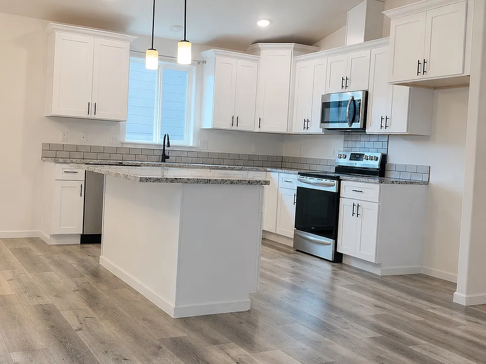 20118 Weston Ct SW