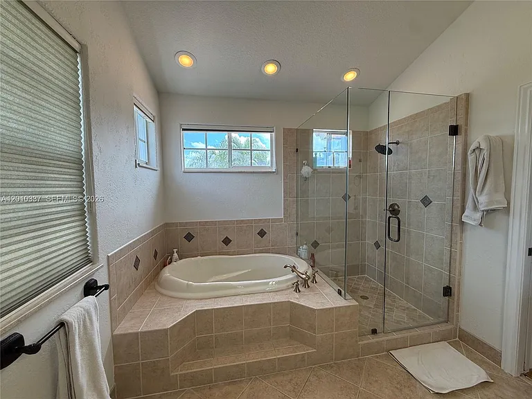 1070 Capistrano — Photo 51