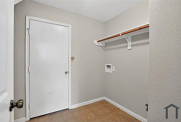 2923 Beacon Grove St — Photo 18