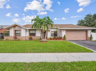 9601 Dunhill Dr, Miramar, FL 33025