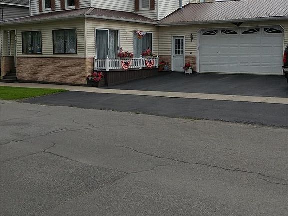 2nd image of 412 Rosseel St