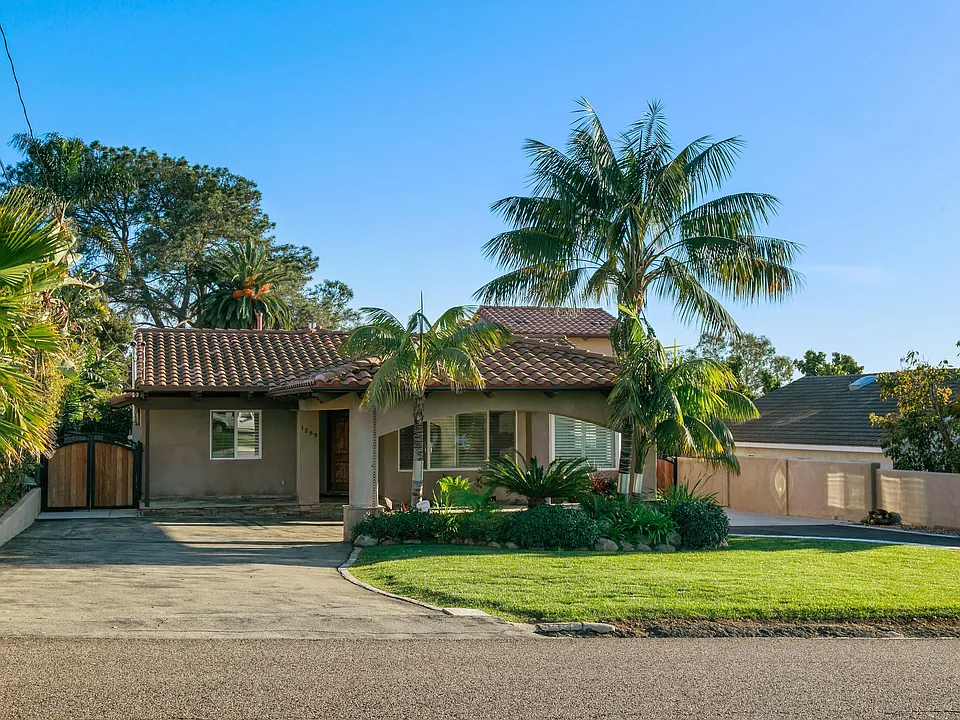 1289 Forest Ave