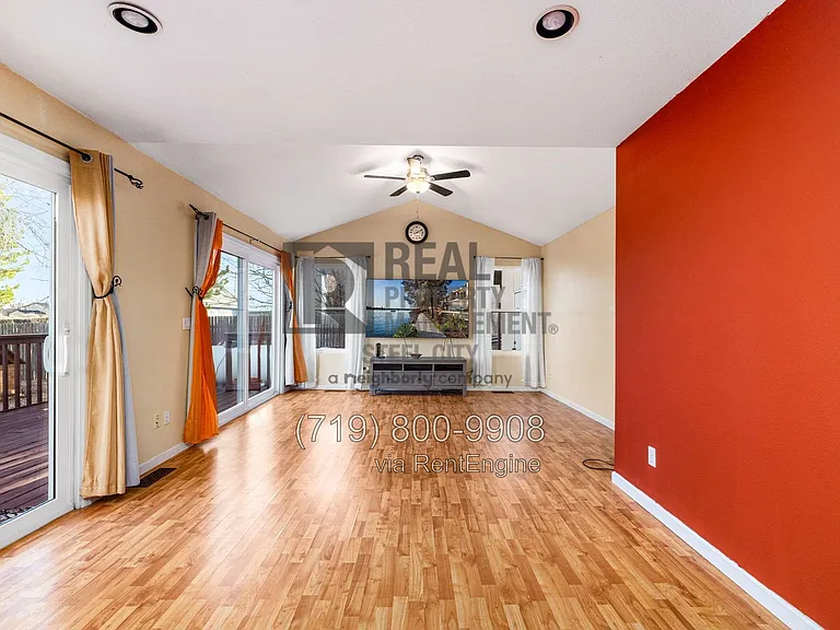 275 W Baldwyn Dr — Photo 12