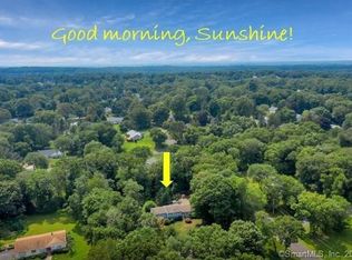 31 Senior Dr, Easton, CT 06612