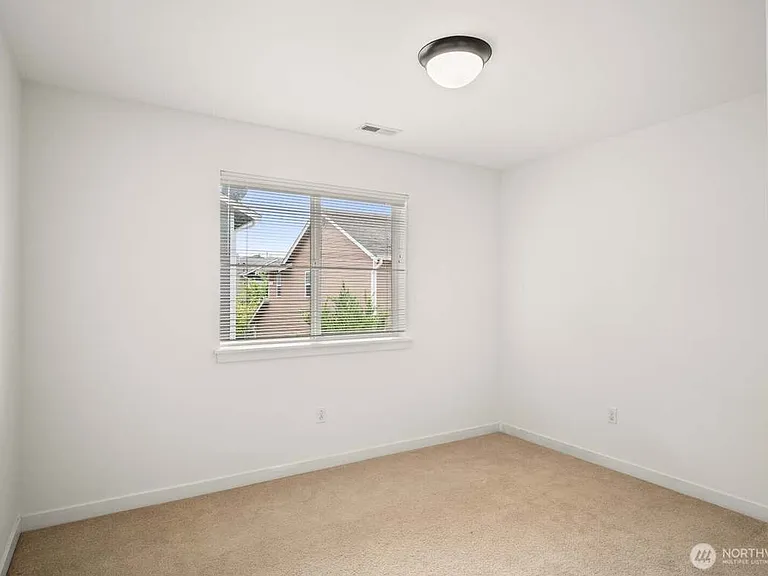 2428 192nd Pl SW — Photo 16