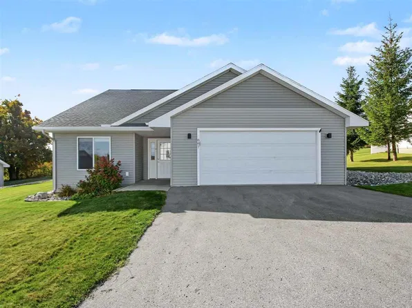 887 Red Oak Way, Petoskey, MI 49770