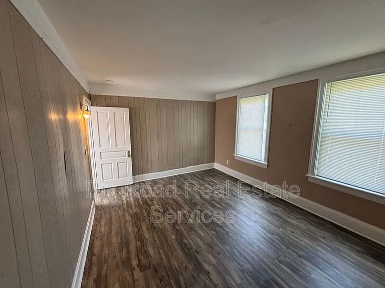 332 Hudson Ave — Photo 38