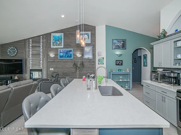 2263 N Thunder Gulch Cir, Palmer, AK 99645