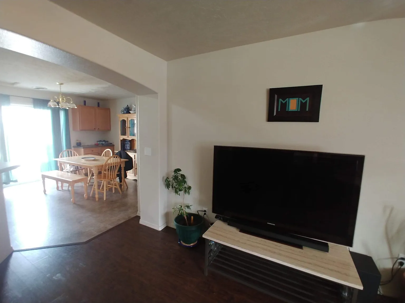 4 bed, 2.5 bath, 2113 sqft, $2,850 — Photo 3