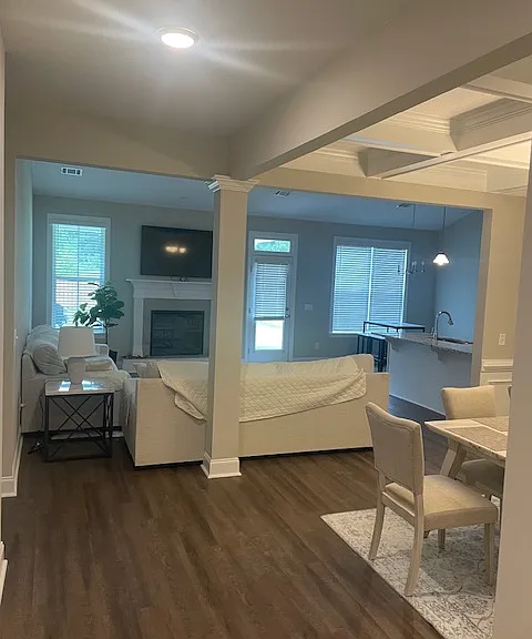 218 Laguna Way — Photo 4