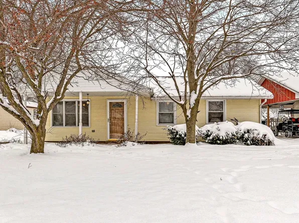 629 W Front St, New Carlisle, IN 46552