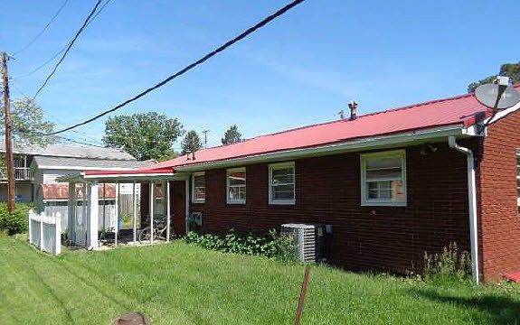 2nd image of 706 Nash St