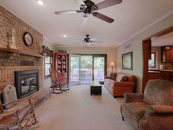 4th image of 7940 Crestview Dr NE