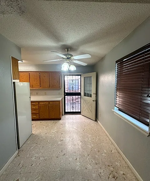 3612 Hawthorne Dr — Photo 3