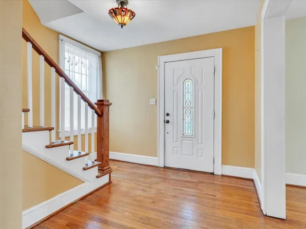 2704 Floraland Dr NW, Roanoke, VA 24012