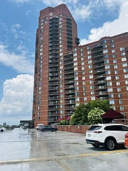 1040 Harmon Cove Tower