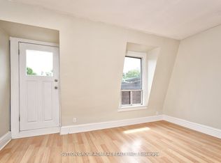1932 Queen St E #2, Toronto, ON M4L 1H6