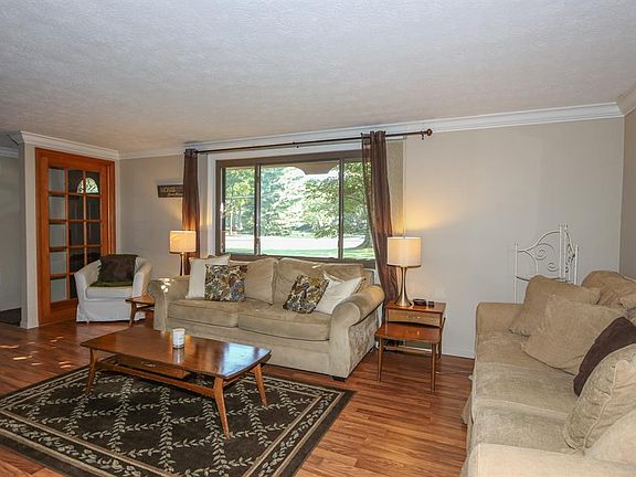 4th image of 5001 Glenmina Dr