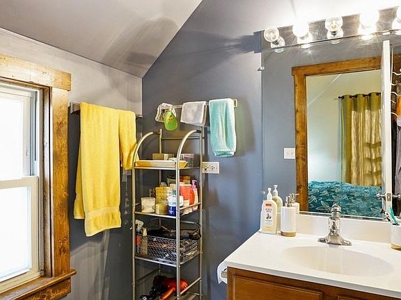 2nd image of 2218 N Sawyer Ave #2