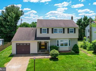 916 Rockwell Rd, Wilmington, DE 19810