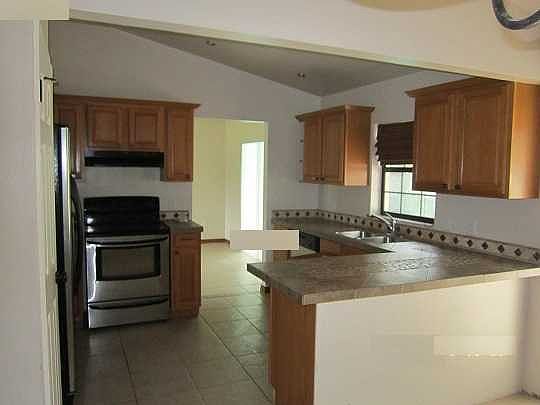 5th image of 241 Marion Oaks Ln