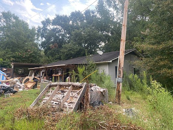 2nd image of 970 Crews Rd