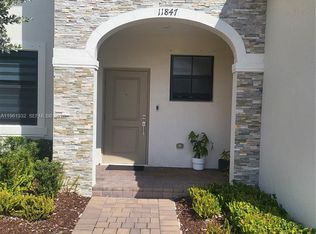 Corsica, Homestead, FL 33032