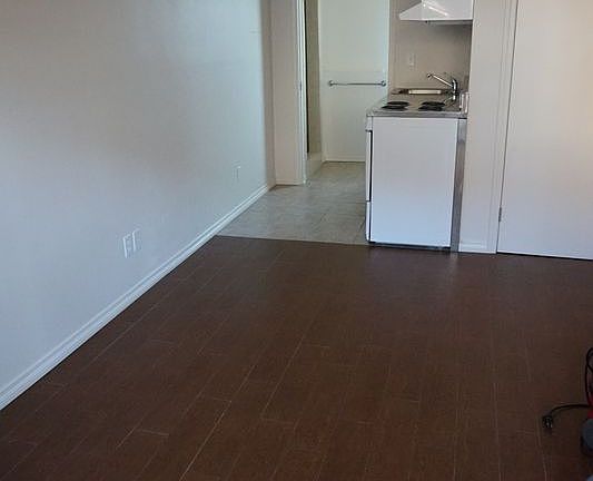 3rd image of 1316 W 18th St #B