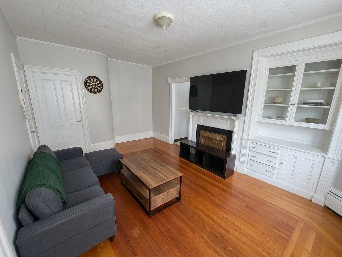 1 bed, 900 sqft, $1,600 — Photo 2