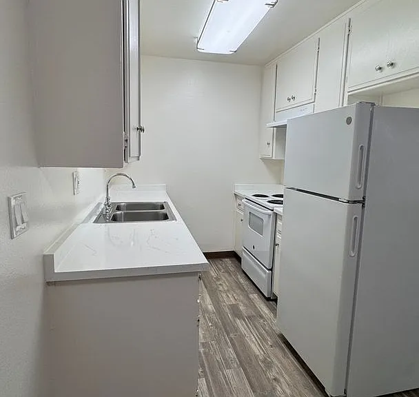 166 S Lincoln S — Photo 20