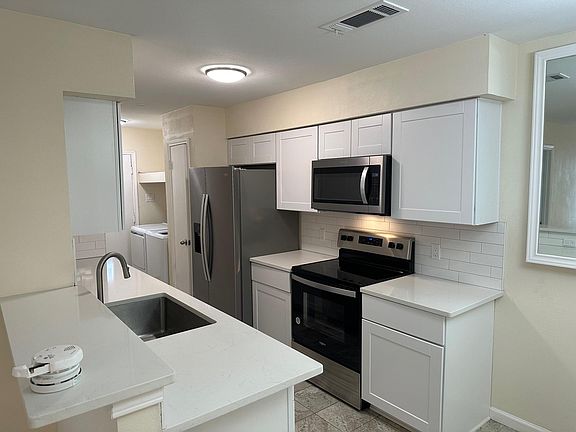 3rd image of 18506 Lake Oaks Dr APT A