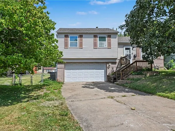 16108 E 32nd St S, Independence, MO 64055
