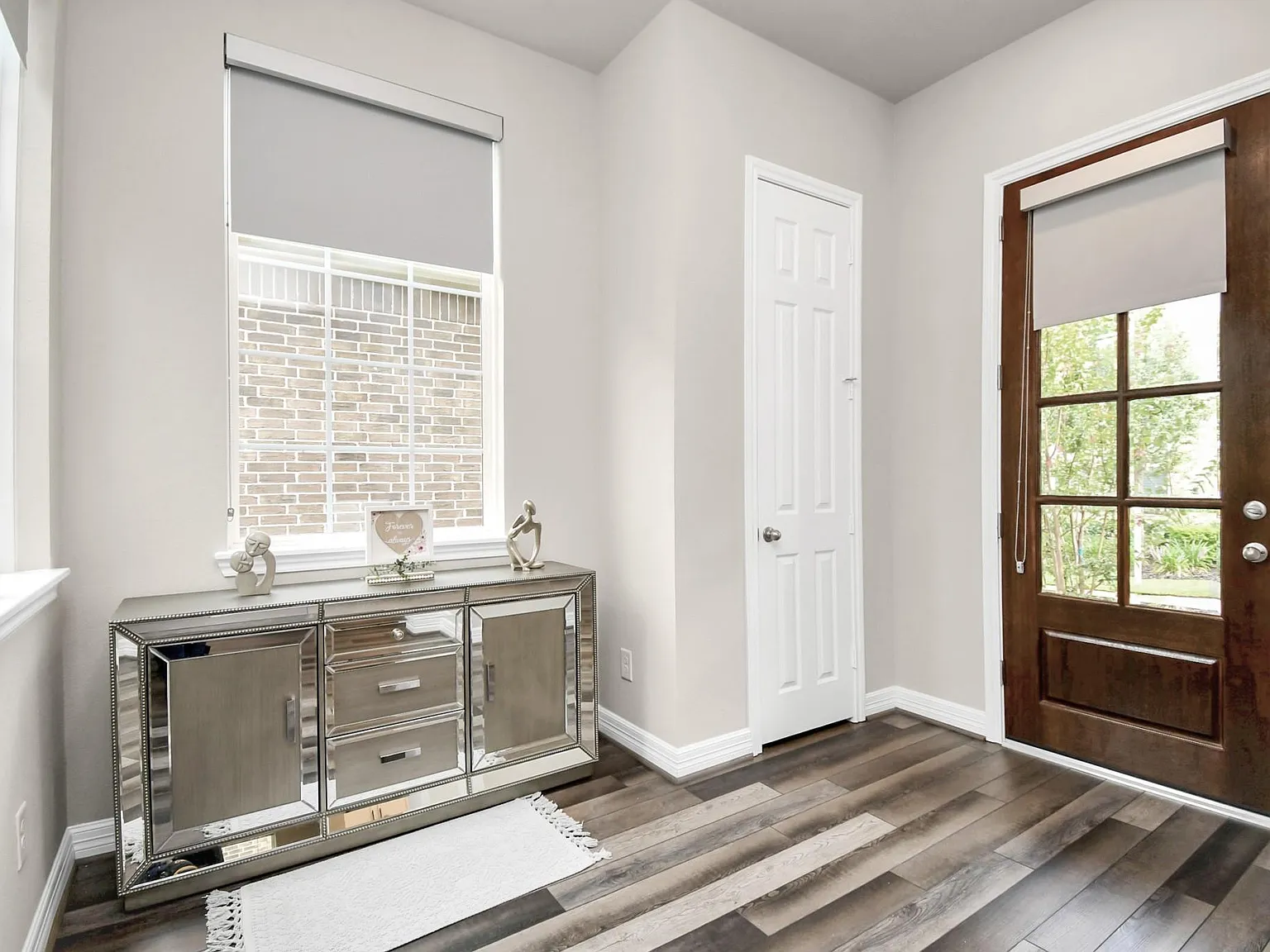 3 bed, 2.5 bath, 2772 sqft, $3,200 — Photo 3