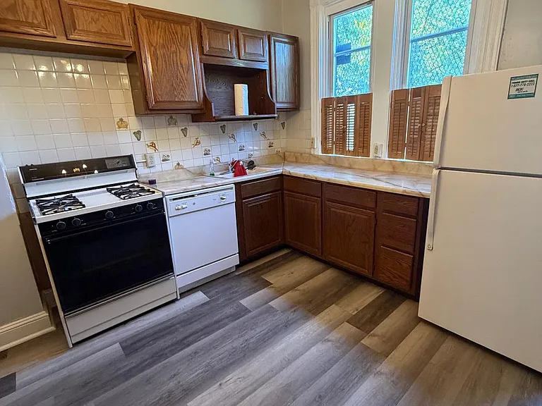 2753 Rayner Ave — Photo 16