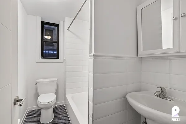 Rented by REZI | media 18