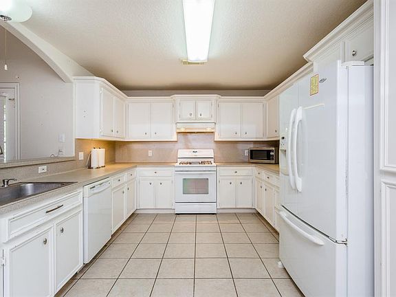 5th image of 1703 Woodway Cir