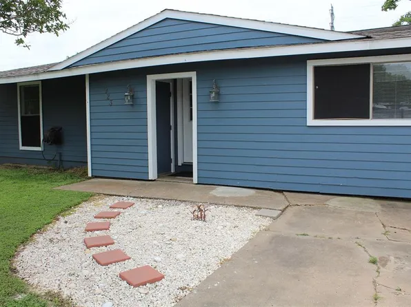 923 W 12th St, Freeport, TX 77541