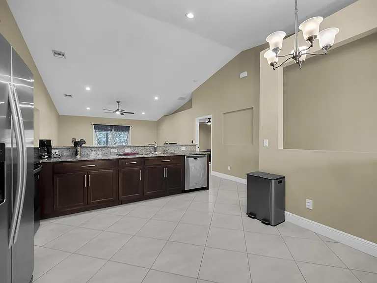 1037 SW Payne Ave — Photo 26