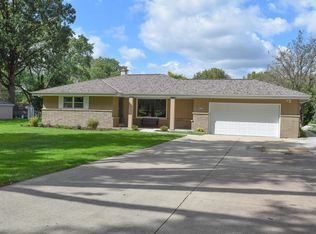 6801 S 109th St, Franklin, WI 53132