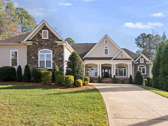 2nd image of 121 Chapel Ridge Dr