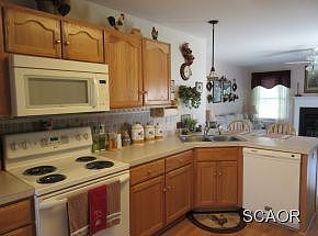 3rd image of 17912 Meadow Dr