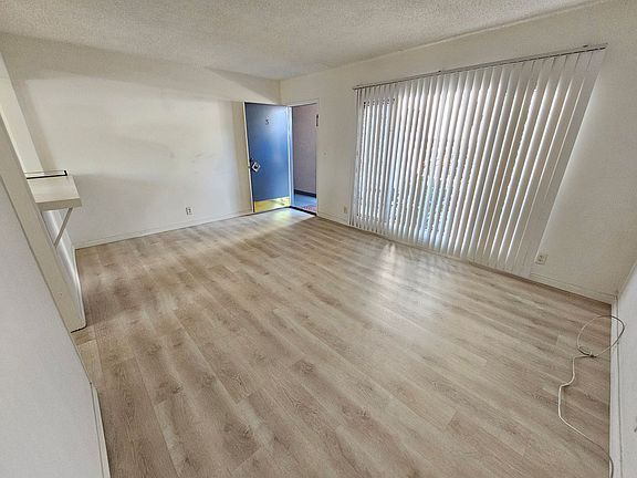 3rd image of 10777 Rose Ave #3