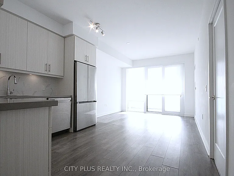 105 Oneida Cres #809 — Photo 7