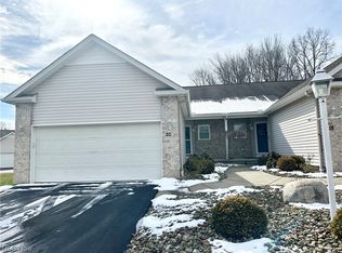 20 Timber View Dr, Hubbard, OH 44425